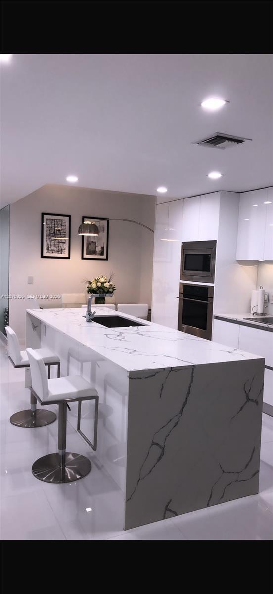 Photo - 460 NE 28th St Unidad 606