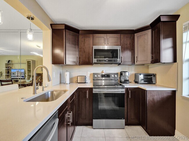 Photo - 401 SE 3rd St Unit 107