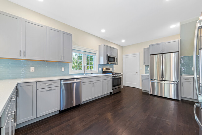 Building Photo - 161 4th St Unit 1 Rental