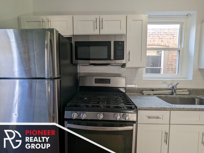 Building Photo - 2357 N Drake Ave Unit 3 Rental
