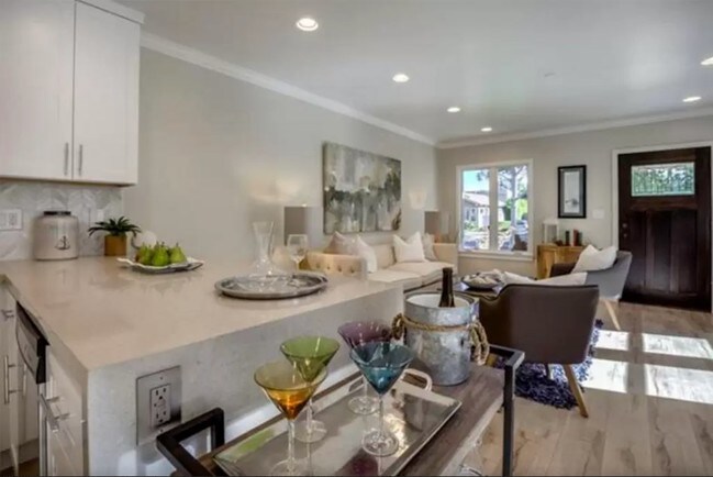 Photo - 1163 N Poinsettia Pl