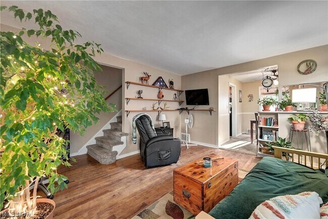 Photo - 1501 E 248th St