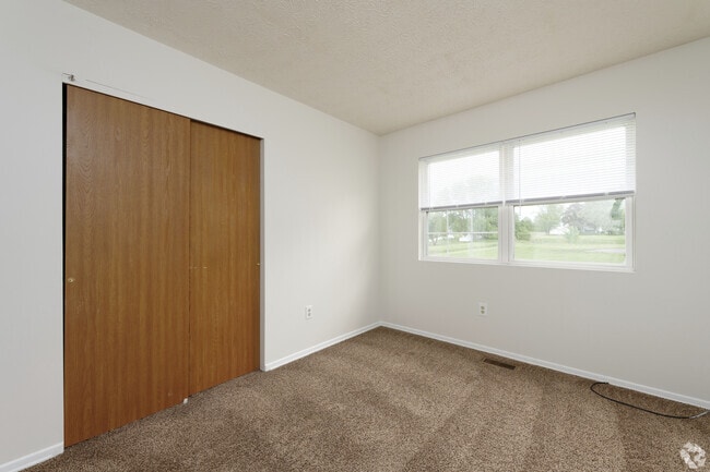 2BR, 1BA - 1,074SF - Second Bedroom