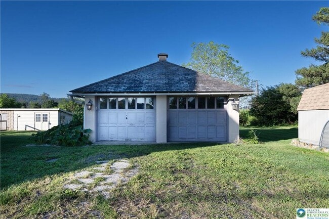 Photo - 4299 Lanark Rd