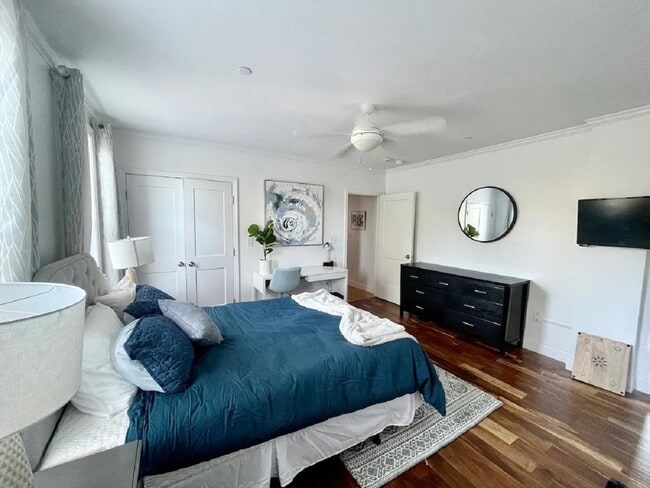 Photo - 1008 Tremont St Unit #5