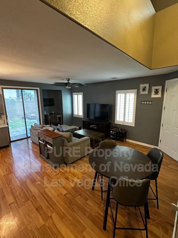 Photo - 8304 Strawberry Spring St