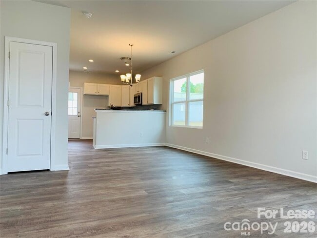 Photo - 202 Canina Ln