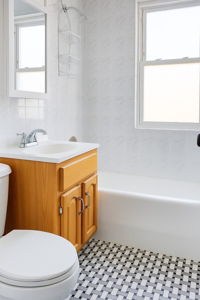 Photo - 3909 N Lamon Ave Unit 2N