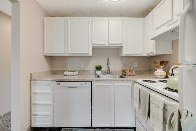 Photo - Moreland Place Apartments