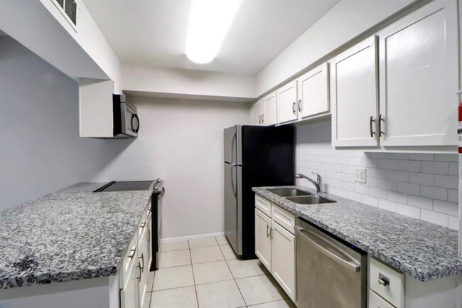 Photo - 5929 Queensloch Dr Unit 127