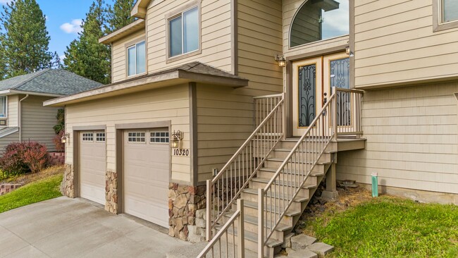 Photo - Beautiful Woodridge Home