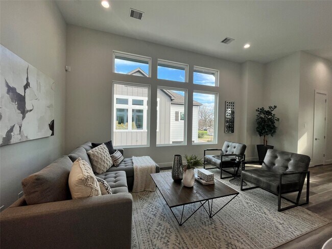 Photo - 8316 Curry Rd