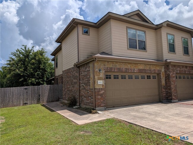 Building Photo - 1032 Brown Rock Dr