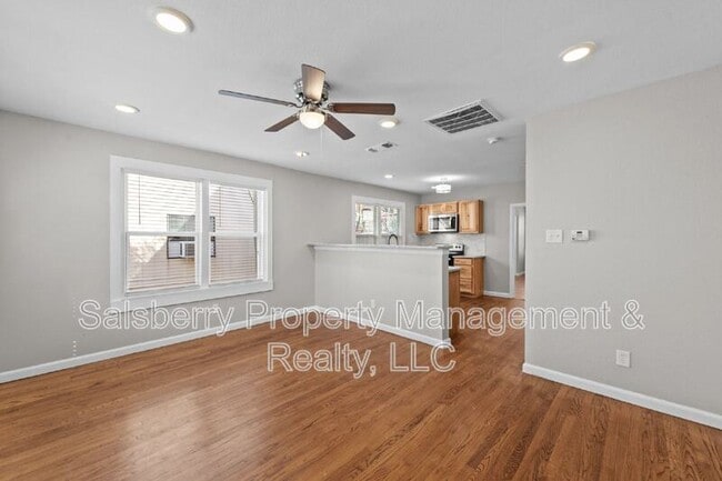 Photo - 3772 W 6th St