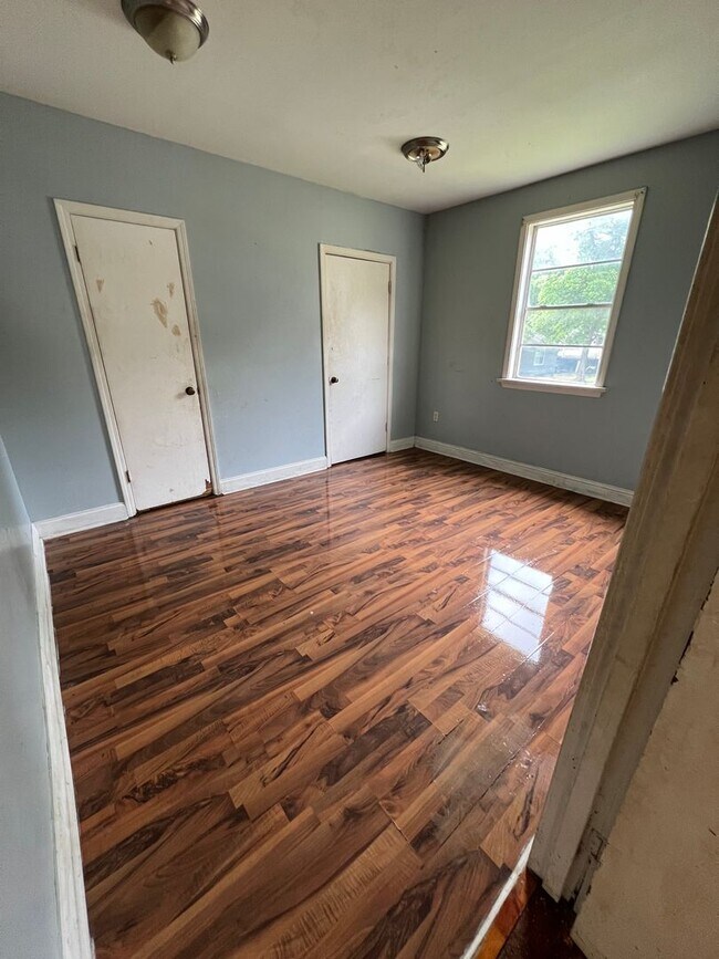 Beautiful 3 Bedroom Home in Queensborough Rental House Rental in