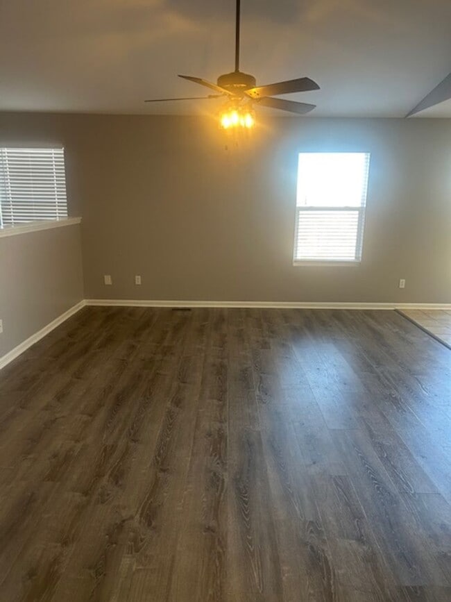 Photo - Beautiful 5 Bedroom Home!