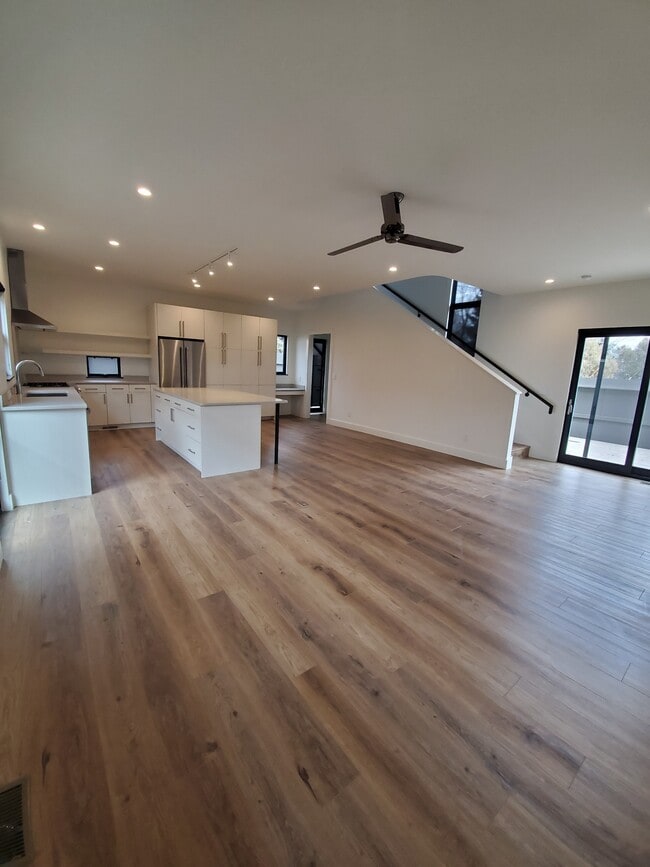Photo - 421 N 8th St