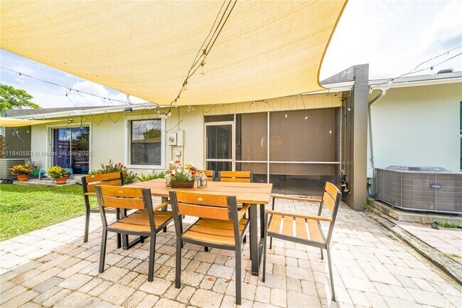 Building Photo - 5400 S Lakewood Cir S Rental