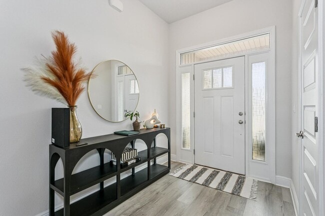 Photo - Beautiful Custom Build Home in North Crestview