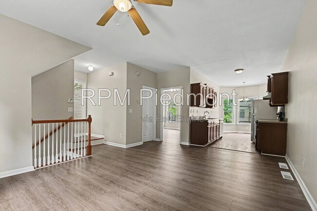 Photo - 740 Prince Pl NW