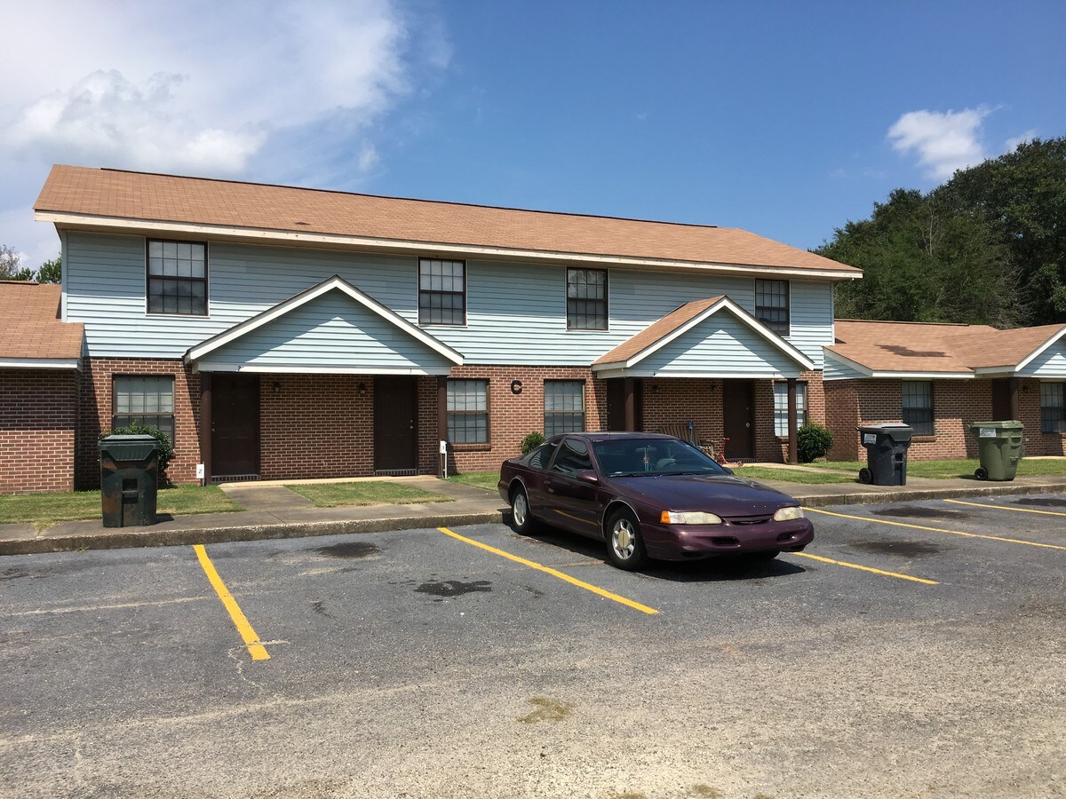 Photo - Chickasaw Apartments