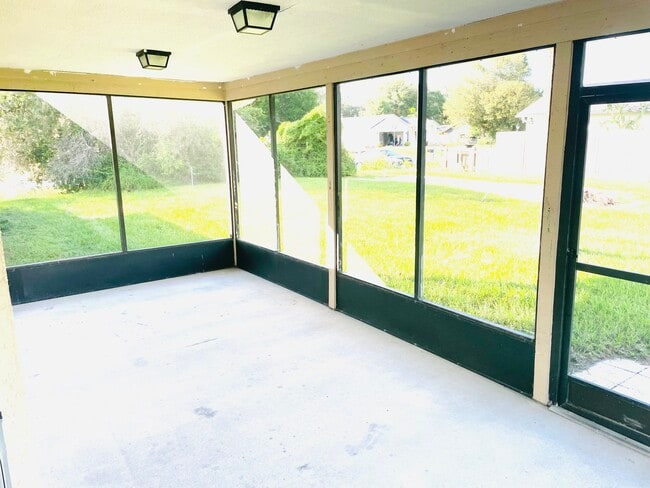 Photo - 2550 India Blvd