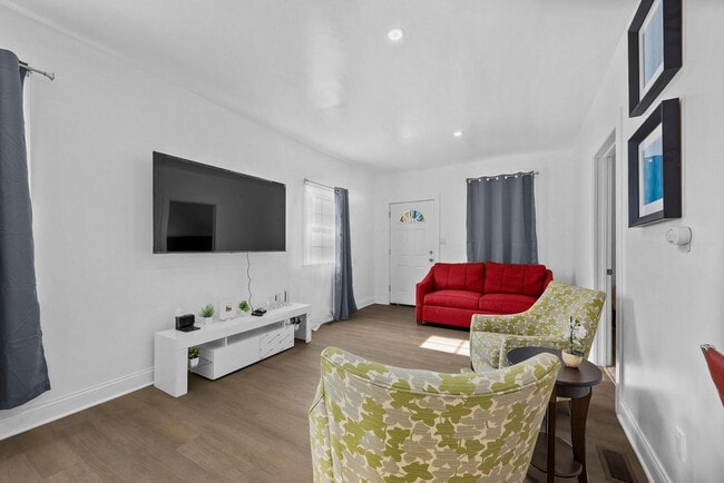 Photo - 4878 Tarnow St Unidad ID1337412P