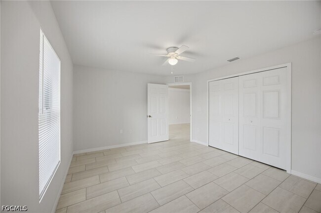 1426-1428 Cape Coral Pkwy W