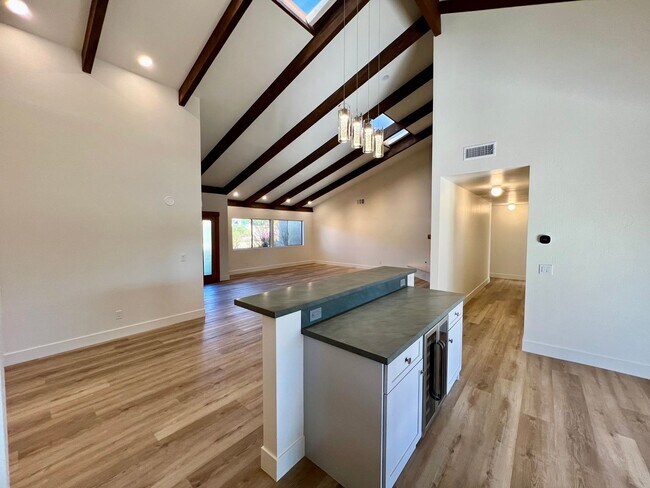 Photo - Beautiful 3 bedroom 2.5 bathroom home in M...