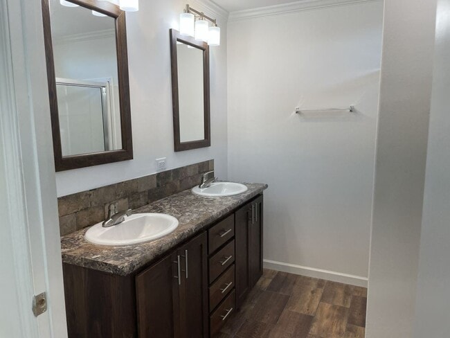 Photo - 5631 Pinecrest Dr