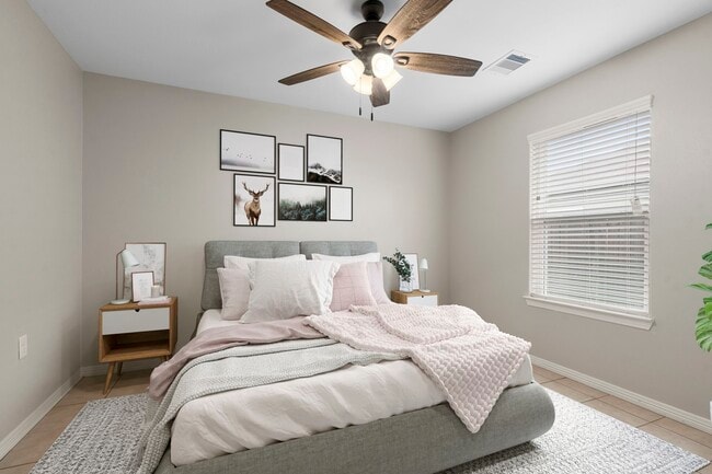 Photo - 155 S Bend Dr