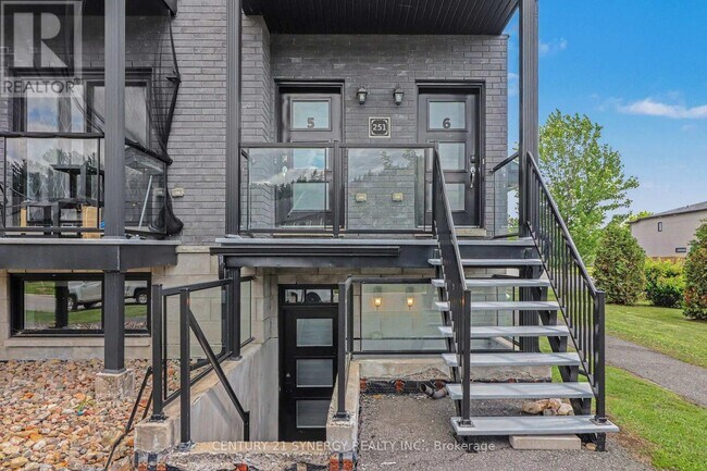 Photo - 251 Capri Ave