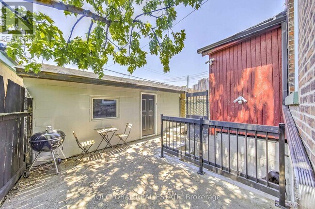 Photo - 142 Grace St