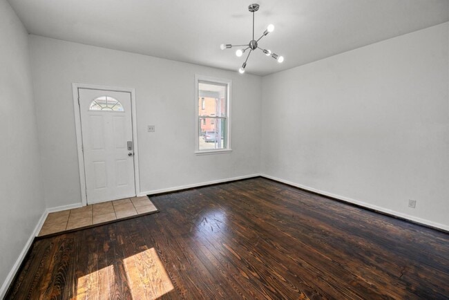 Photo - 2210 Busse St