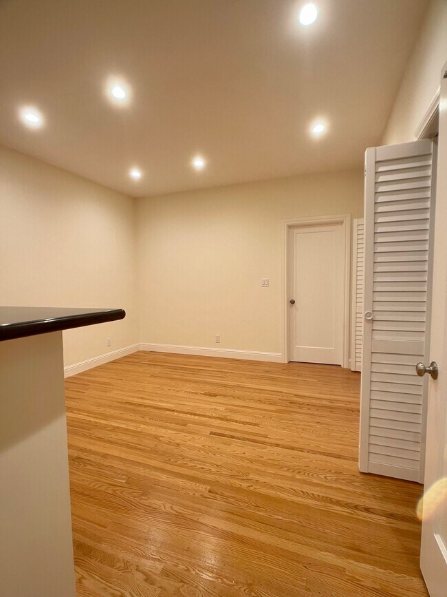 Photo - 1133 Fell St Unit 6