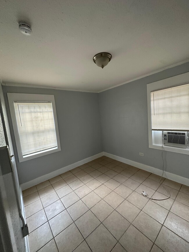 Photo - 2534 Moncrief Rd