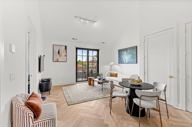 Photo - 100 E Putnam Ave Unit 311