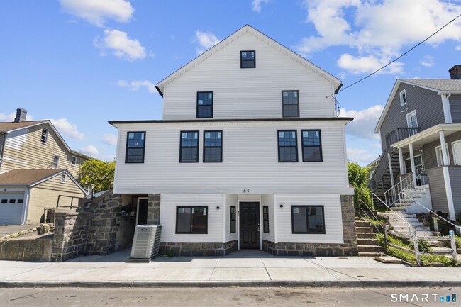 Building Photo - 64 Soundview Ave Unit #2