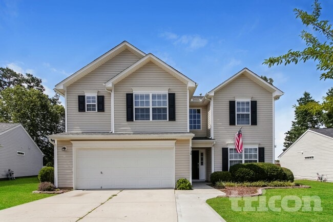 Building Photo - 2120 Clear Brook Dr