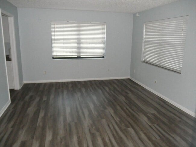 Photo - 4648 Summit Blvd