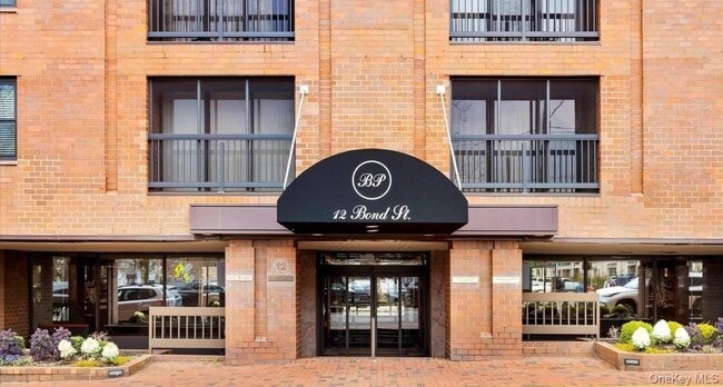 Building Photo - 12 Bond St Unit 5A