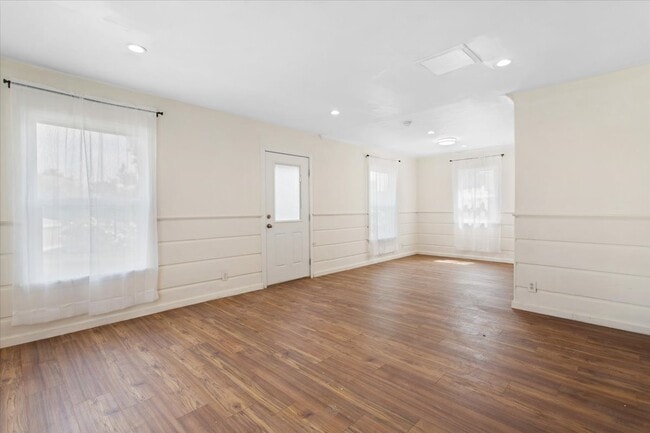 Photo - 1639 Carmona Ave