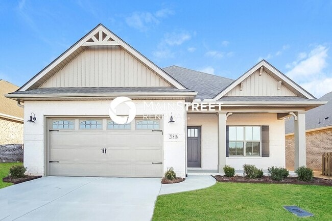 Building Photo - 3 Bedroom Pet-Friendly Home in Athens, AL with Main Street Renewal