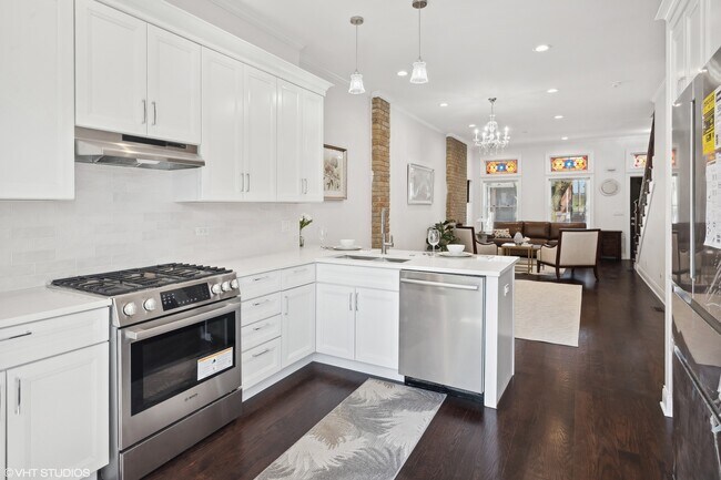 Photo - 2347 W Altgeld St