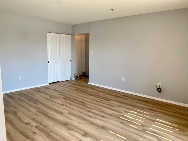 Building Photo - 1401 Key Pkwy
