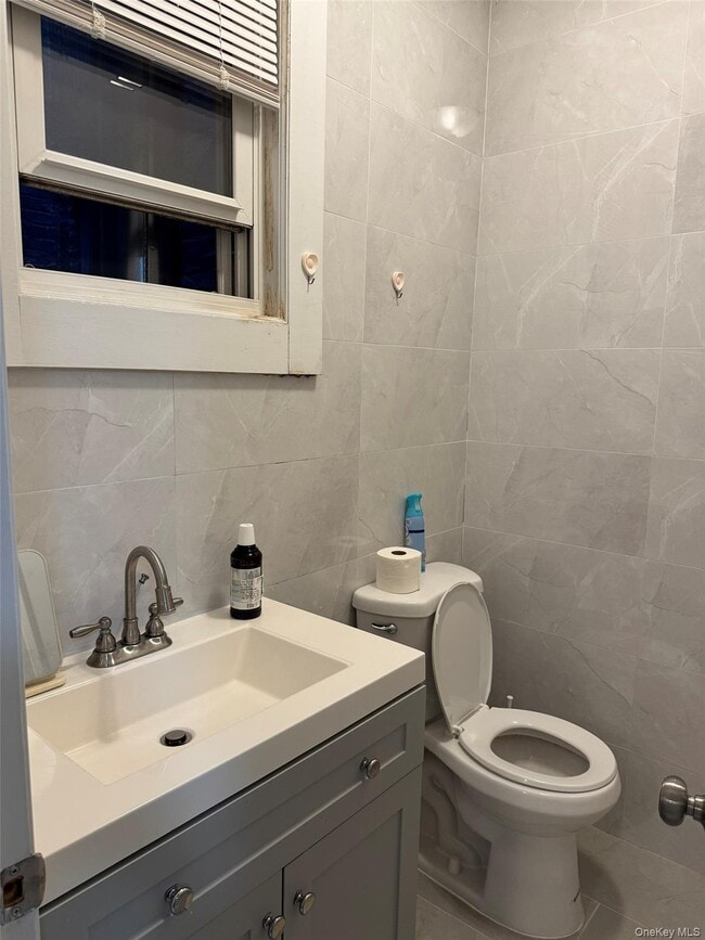 Photo - 39-14 214th Pl Unidad 1FL