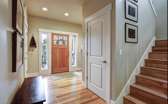 Photo - 3BR in great neighborhood with large yard