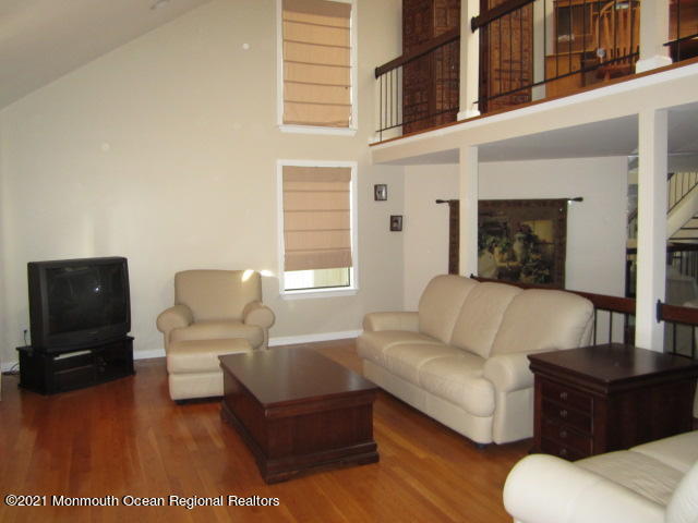 Photo - 101 Cotswold Cir