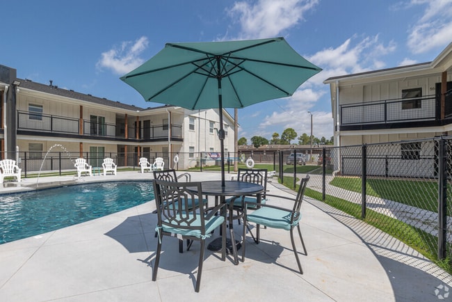 Photo - Legacy @64th