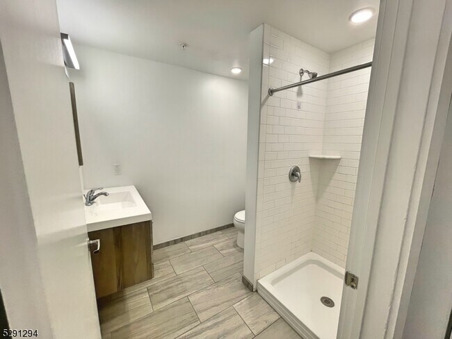 Photo - 58 New St Unit 2B